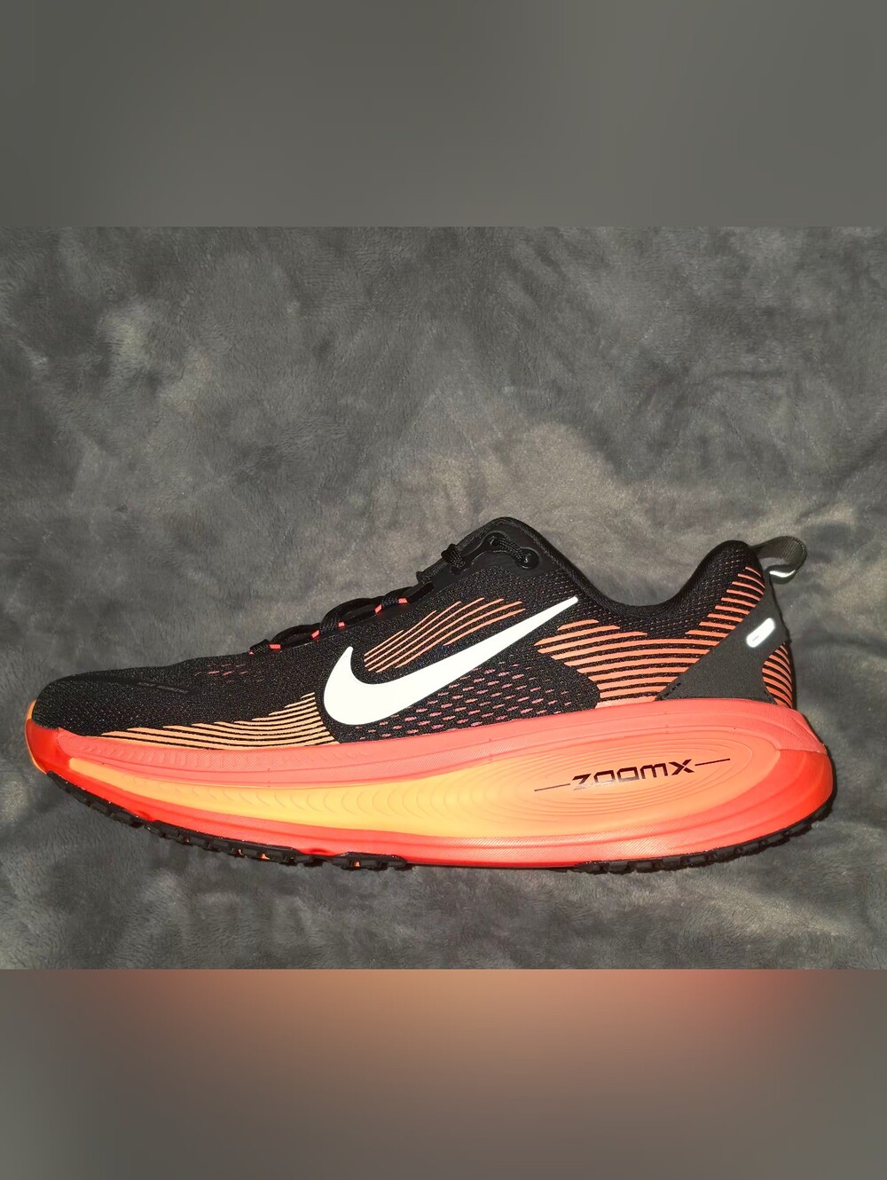 Nike Vomero 18 Road Running Shoe ~ Black Red Orange HM6804-010  8.5M / 10W *NWOB